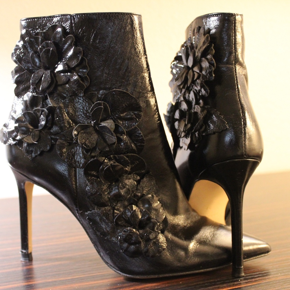 Zara Black W Stiletto Leather Flower Applique Boot
